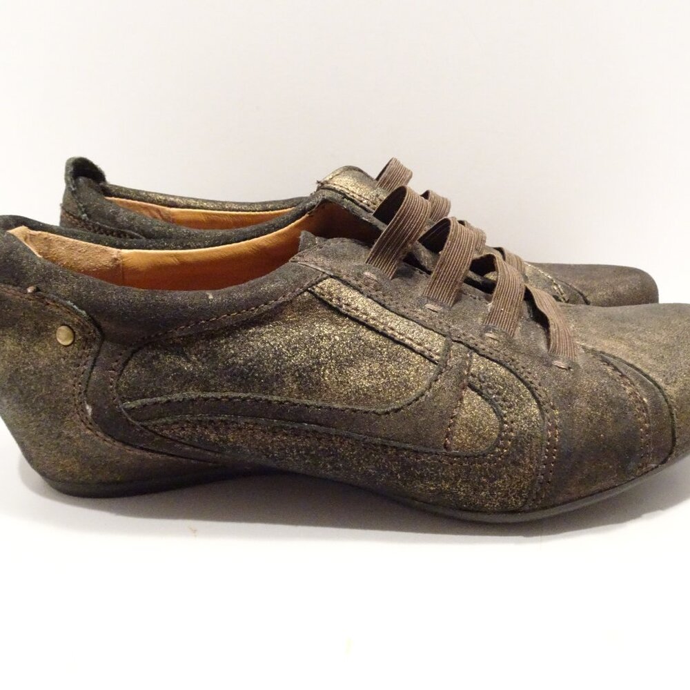 EARTHIES Ronda Rock Bronze Dk Brown Suede Slip on Hidden Wedge Flat Shoes 8B